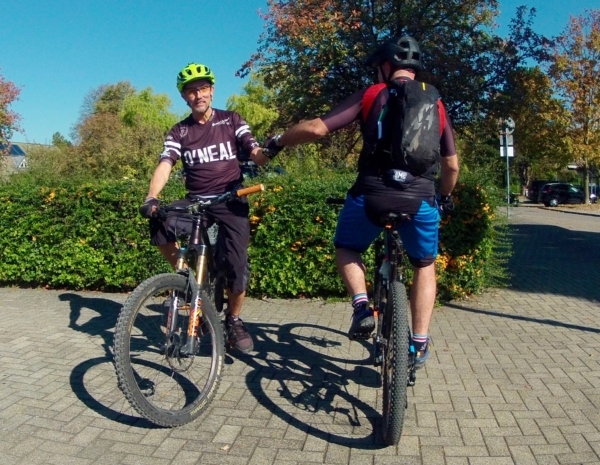 Gleichgewichtsübung Belchenradler Fahrtechniktraining