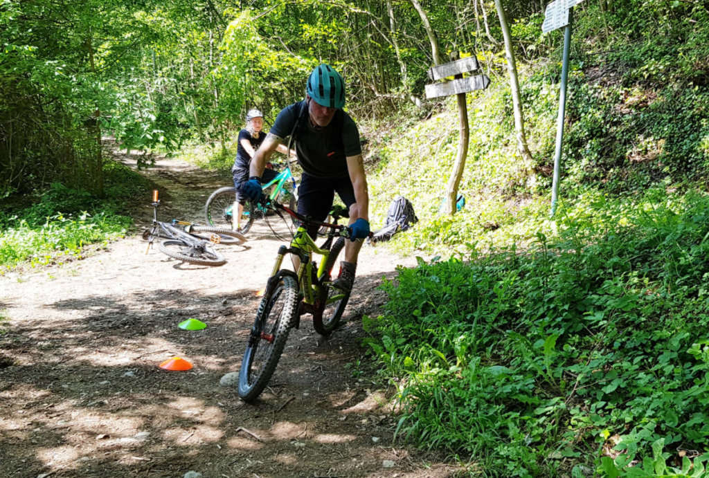 Fahrtechnik on Tour MTB Teilnehmer beim Fahrtechniktraining on Tour