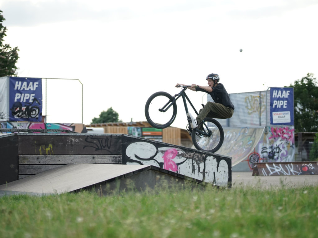 Finn Maager Manual im Skatepark Finn Maager Trial Skills