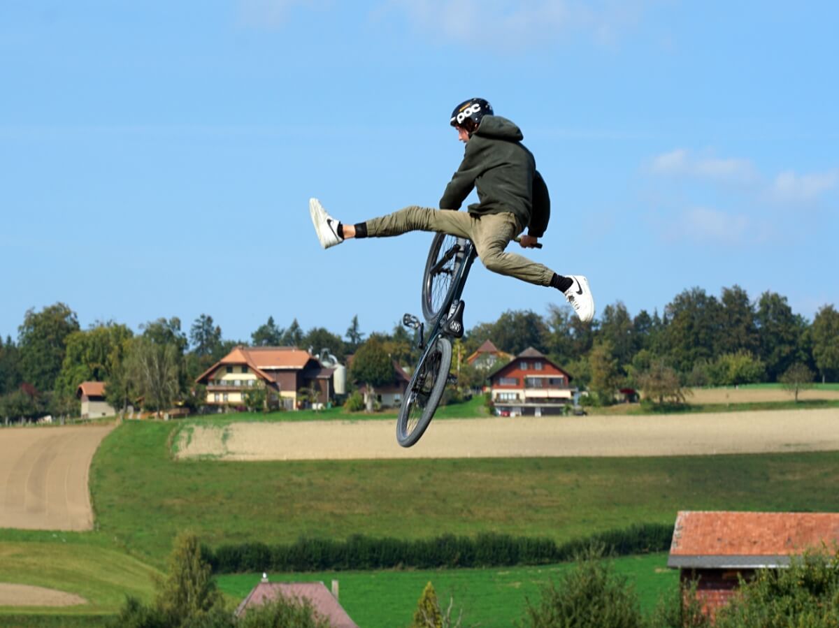 Finn no foot can Finn beim Dirtbiketraining