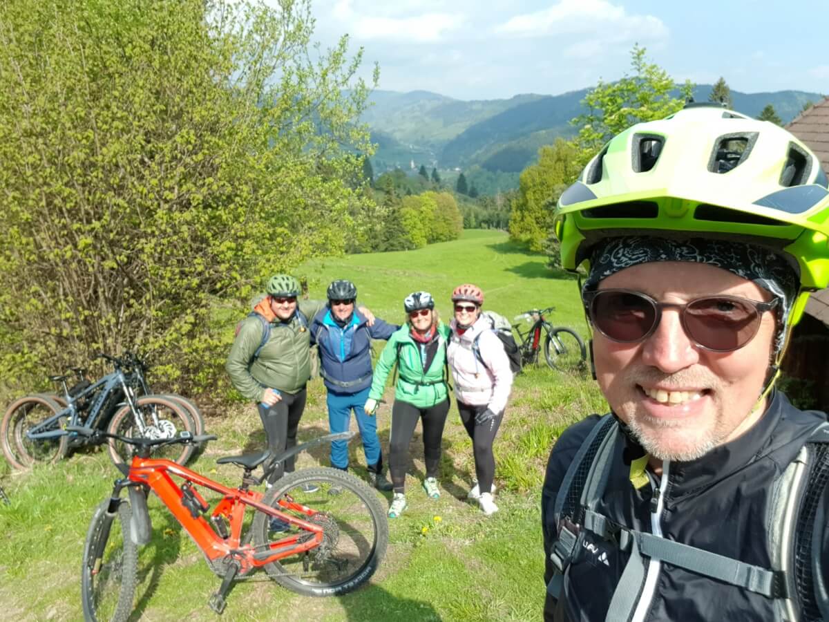 Belchenradler mit „Fahrtechnik on Tour“ im Münstertal Belchenradler geführte E-MTB Touren und Fahrtechnik